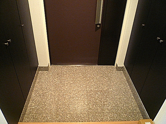 深沢ハウス　広々とした玄関ホール204