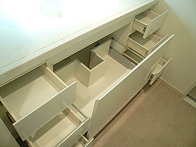 深沢ハウス　洗面台収納204