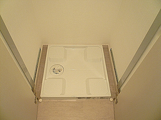 深沢ハウス　洗濯機置き場204