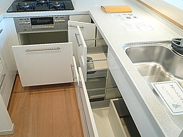 深沢ハウス　キッチン収納204