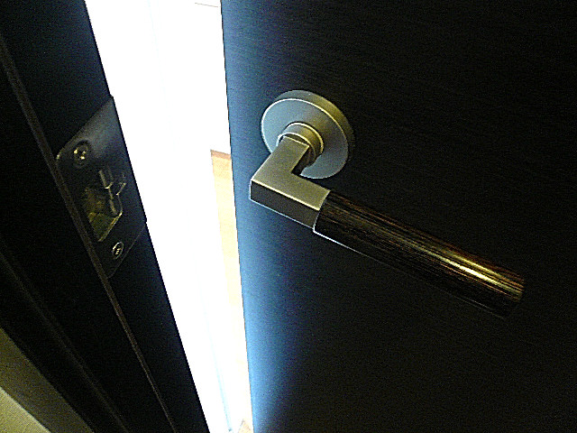 深沢ハウス　LDKへの扉204