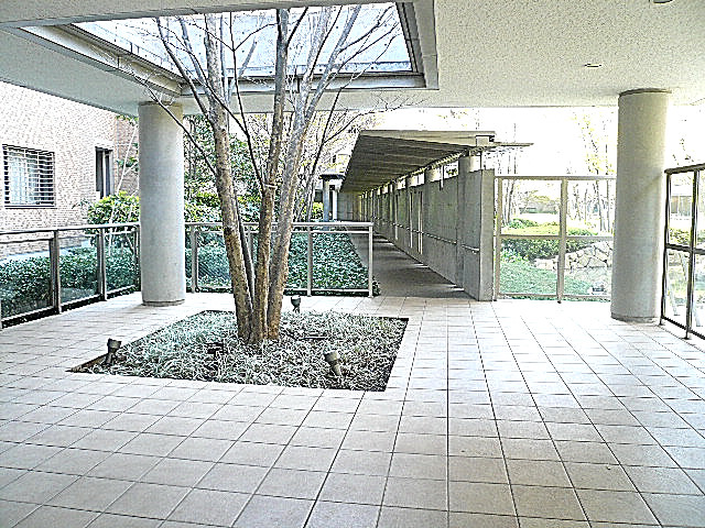 深沢ハウス　エントランスホール