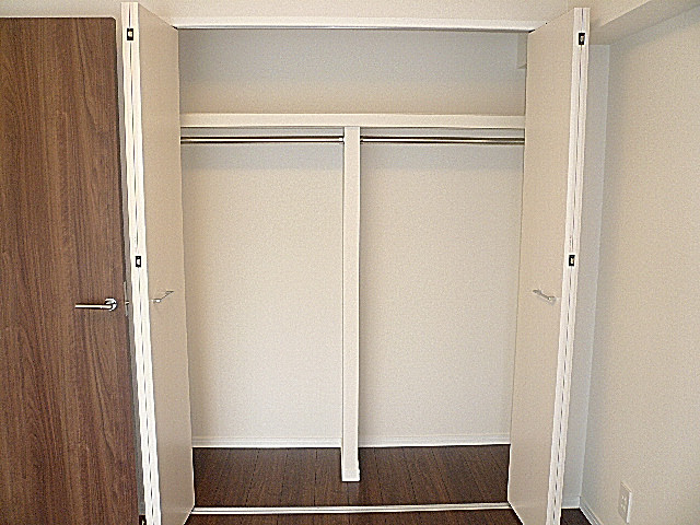 洋室5.8帖　クローゼット