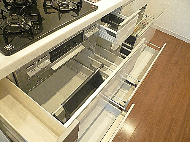 システムキッチン　収納