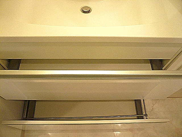 マンション第二恵比須苑　洗面化粧台の収納