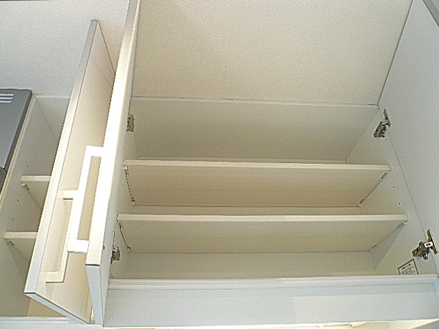 マンション第二恵比須苑　システムキッチン　収納