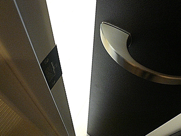 右手廊下　正面扉