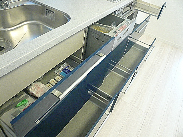 システムキッチン　収納