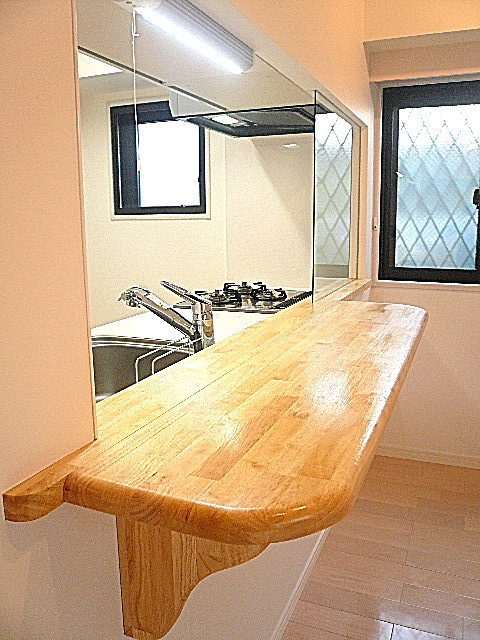 マイキャッスル池尻大橋　折り畳み式カウンター