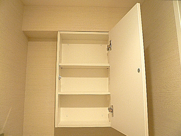 マンション第二恵比須苑　吊戸棚514