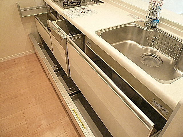 マンション第二恵比須苑　システムキッチン収納514