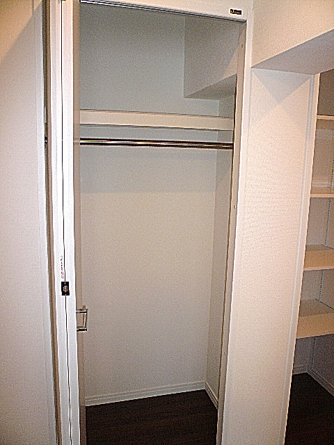 ユニーブル上馬　廊下収納