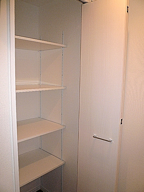 ユニーブル上馬　廊下収納