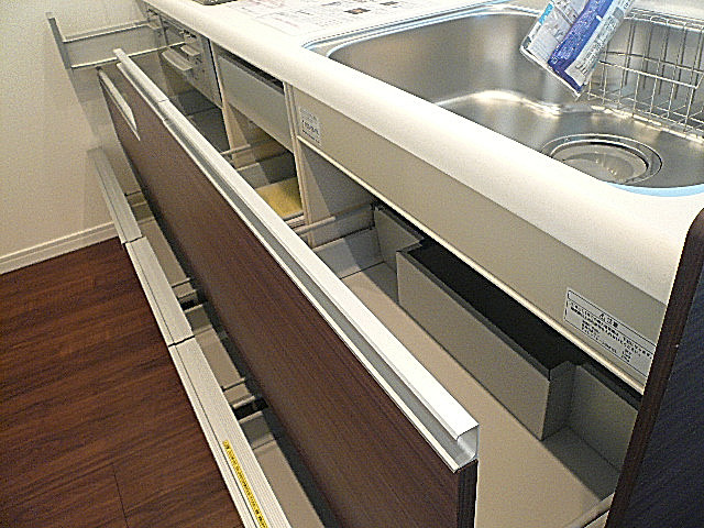 ユニーブル上馬　システムキッチン収納