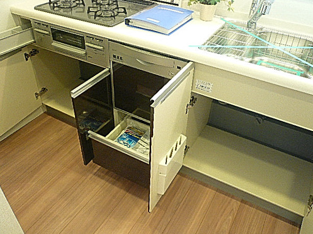 恵比寿グリーンハイム　システムキッチン収納