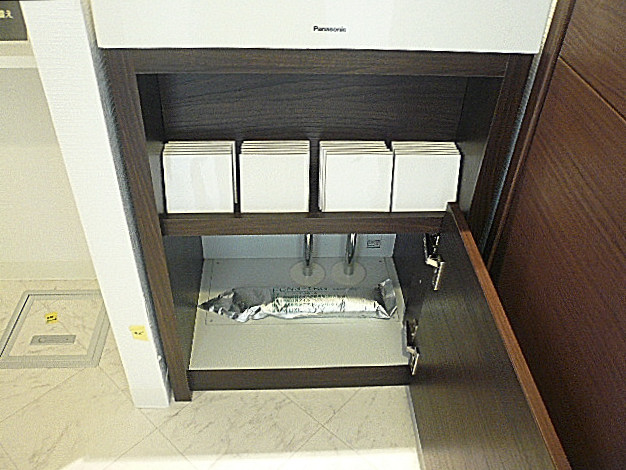 ニュー恵比寿フラワーマンション　洗面台収納