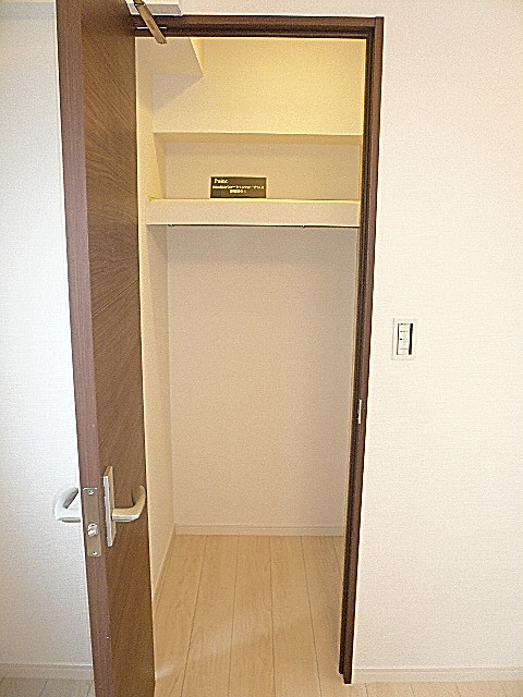 ニュー恵比寿フラワーマンション　ウォークインクローゼット0.9帖