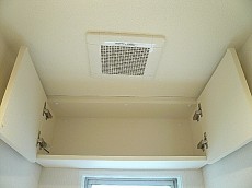 マンション都立大　吊戸棚201