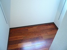 マンション都立大　シューズインクローゼット201