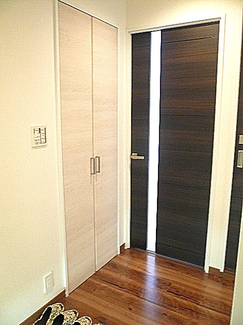 グランドメゾン広尾　LDKへの扉