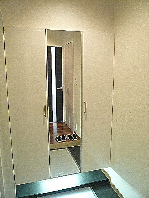 グランドメゾン広尾　玄関収納