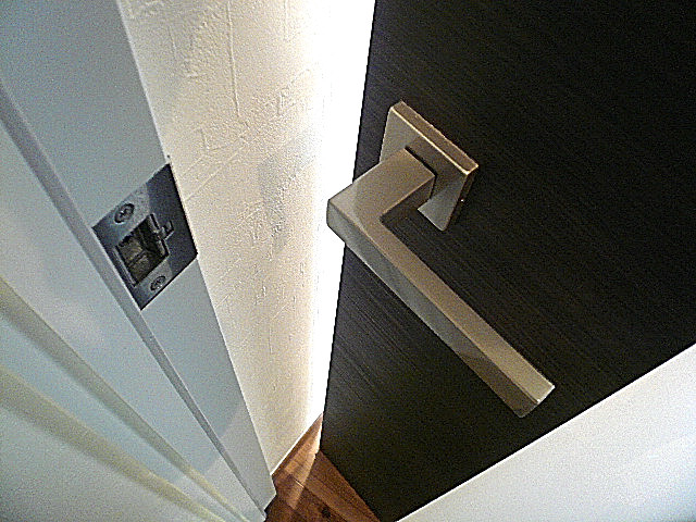 グランドメゾン広尾　LDKへの扉