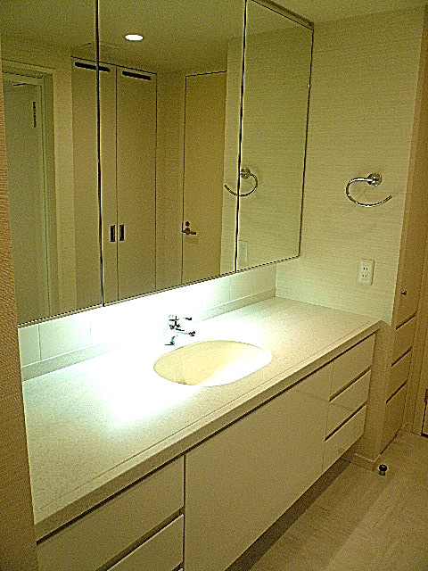 深沢ハウス　洗面化粧台