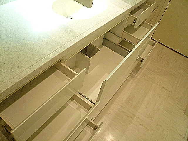 深沢ハウス　洗面化粧台収納