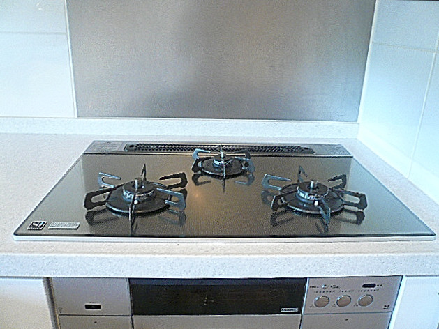 深沢ハウス　3口コンロ