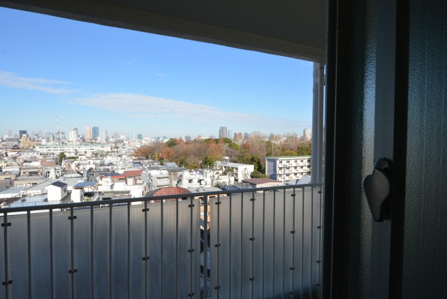 ドルフ目黒 洋室1