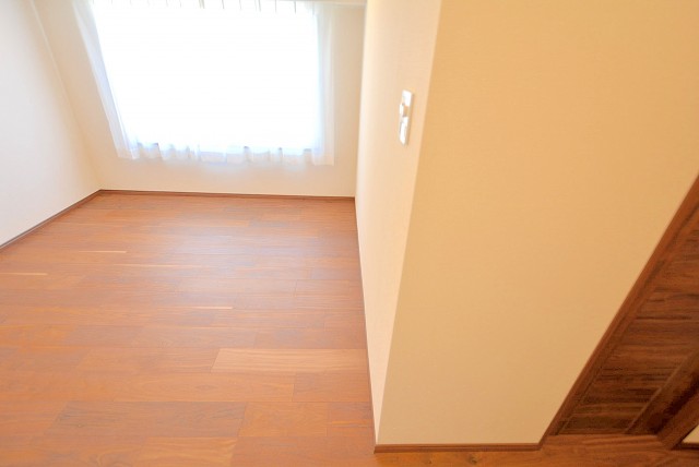 八雲ハイツ２F2 洋室１