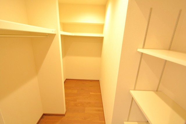 八雲ハイツ２F2 洋室１