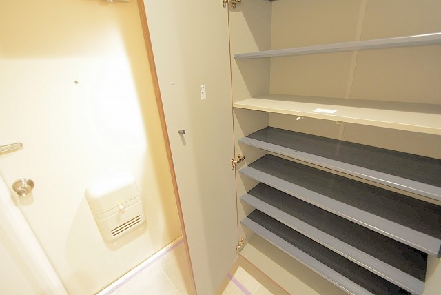 八雲スカイハイツ 玄関