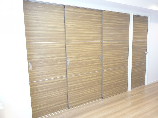 日本橋ニューシティダイヤモンドパレス　3枚の引き戸