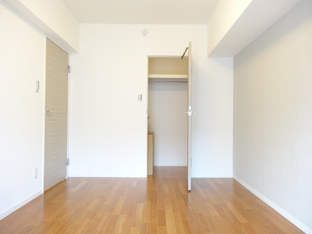 サンセピア幡ヶ谷　約6.7畳の洋室