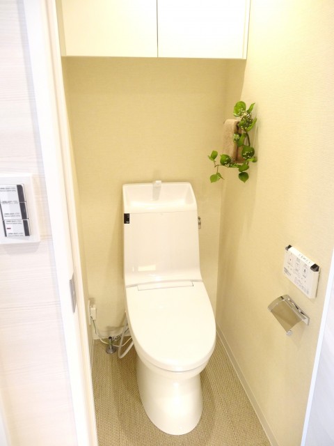 ライオンズマンション半蔵門　ウォシュレット付きトイレ