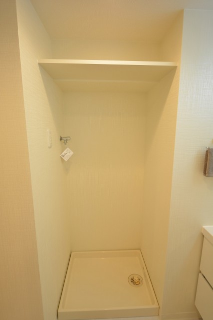 クレッセント中目黒　洗濯機置場