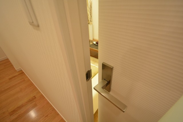 クレッセント中目黒　リビングへ