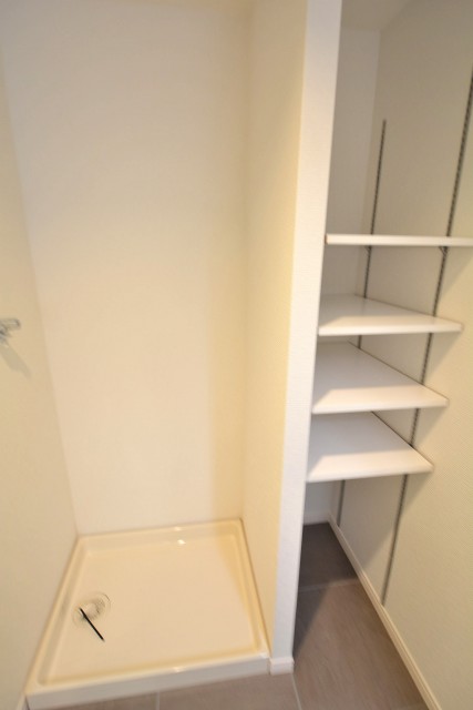 サンヴェール世田谷経堂　洗濯機置場