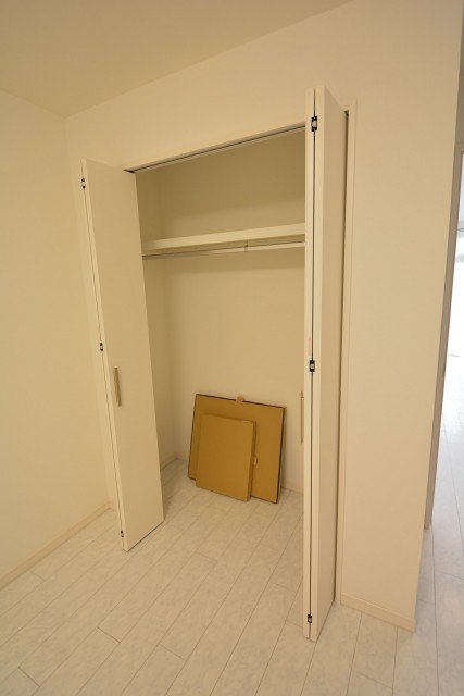 サンヴェール世田谷経堂　洋室約6帖のクローゼット