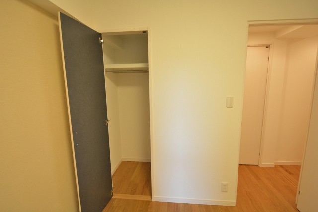 クレッセント中目黒　洋室2クローゼット