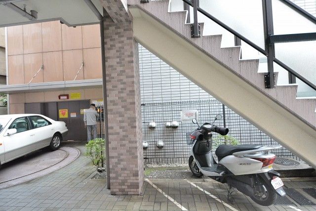 クレッセント中目黒　駐車場