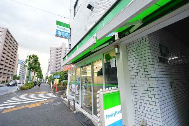 クレッセント中目黒　ファミマ