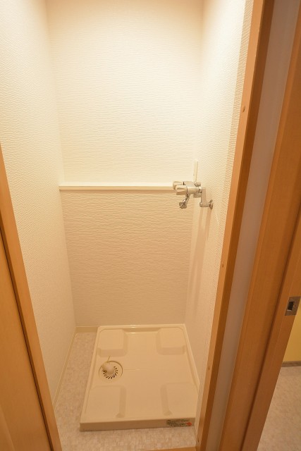 セボン世田谷桜　1階洗濯機置場