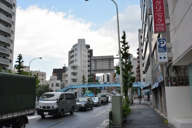 クレッセント中目黒　駒沢通り