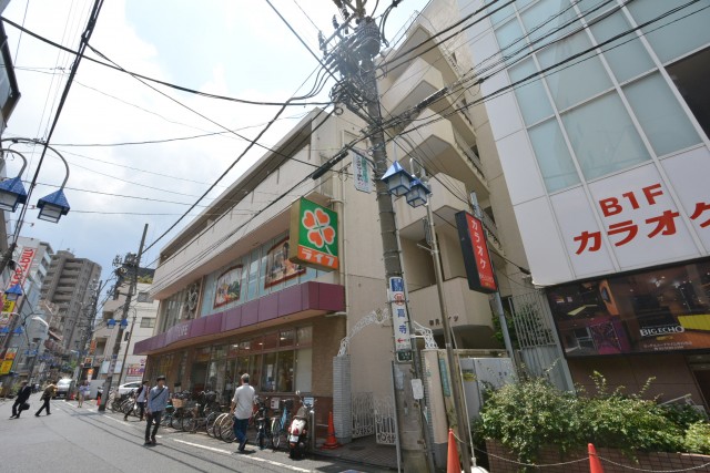 クレッセント中目黒　駅前スーパー