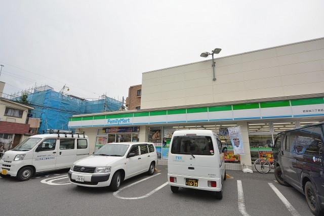 セボン世田谷桜　ファミマ