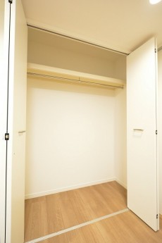 バロール代々木　5.4帖洋室クローゼット