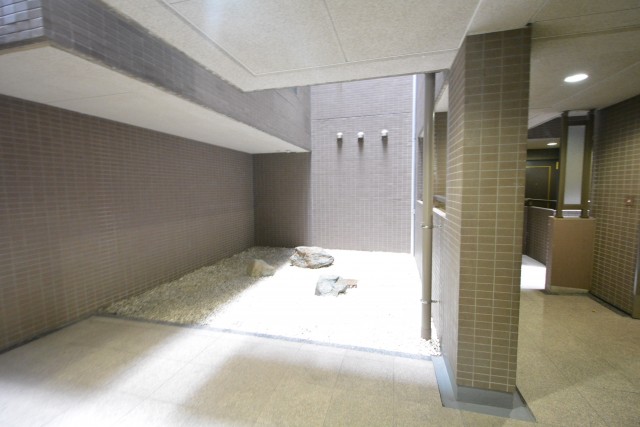 ルピナス麻布シティフォルム　中庭