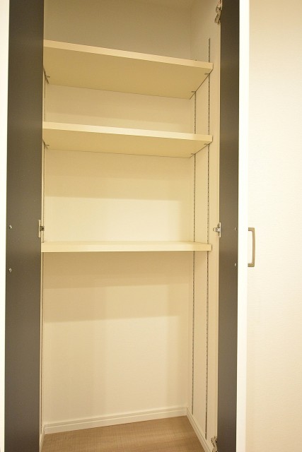 バロール代々木　LDK収納